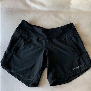 XS Brooks running shorts WITH POCKETS